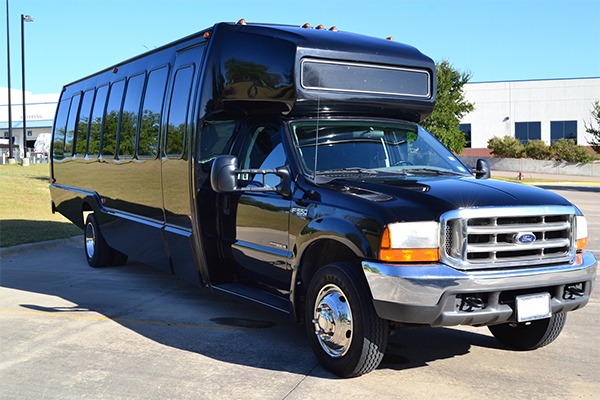 4 Reasons to Rent a Party Bus in Hamilton, Ontario